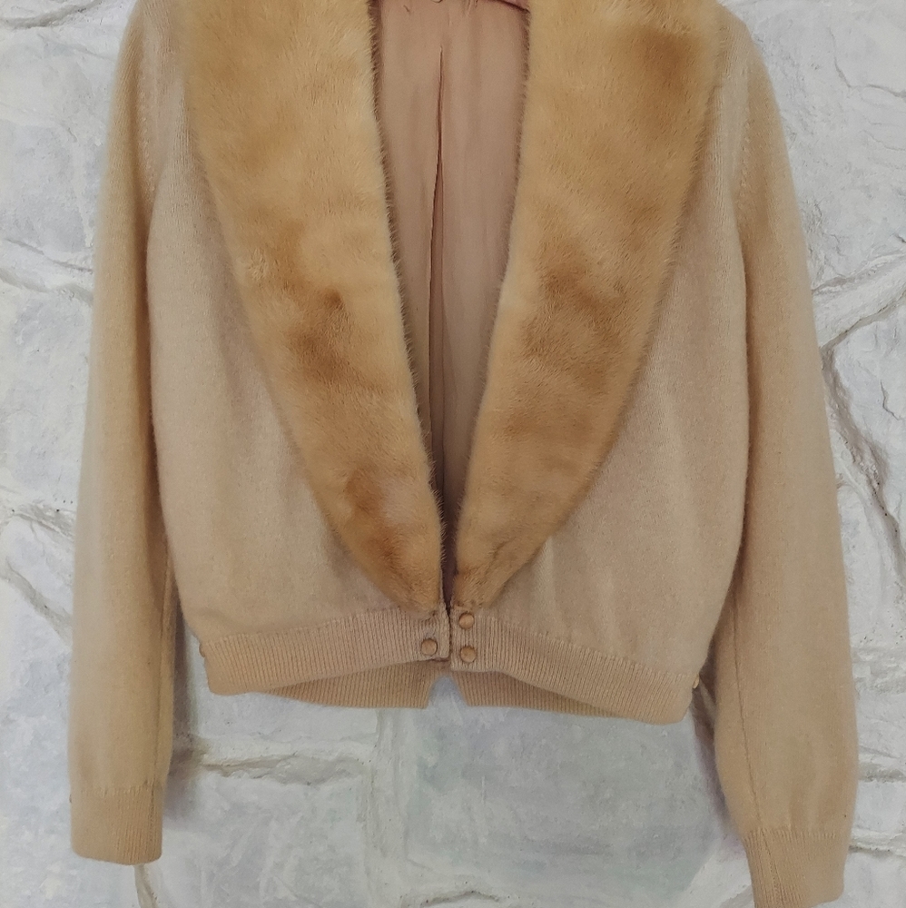 Vintage DALTON cashmere sweater with mink col